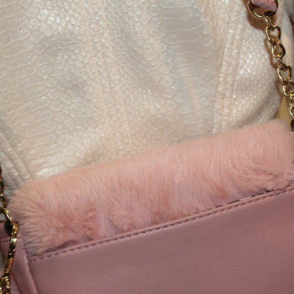 Juicy Couture CROSSBODY PINK purse furry HEART CHARM fluffy Pom Pom puff - Picture 11 of 14